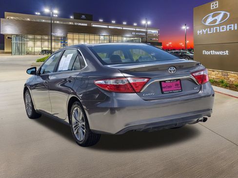 Used 2017 Toyota Camry SE FWD image 9