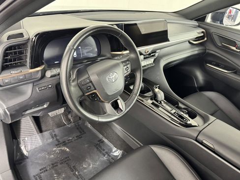 Used 2025 Toyota Crown image 12