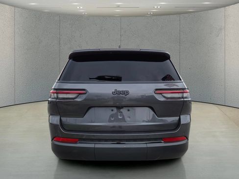 Used 2023 Jeep Grand Cherokee L Laredo RWD image 6