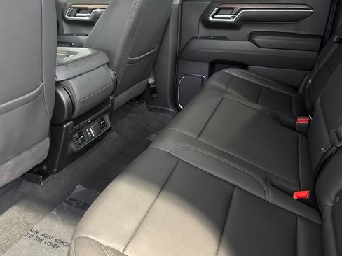 Used 2024 GMC Sierra 1500 SLT AWD/4WD image 13