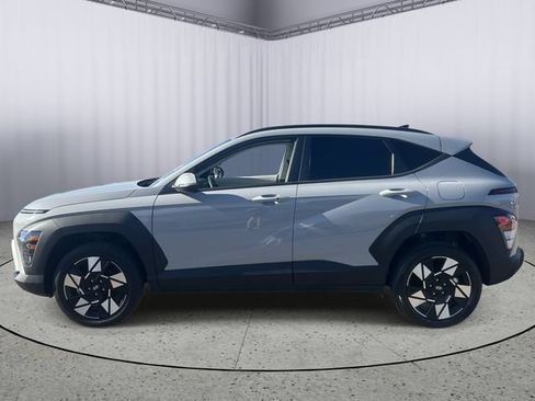 Used 2024 Hyundai Kona SEL AWD/4WD image 3