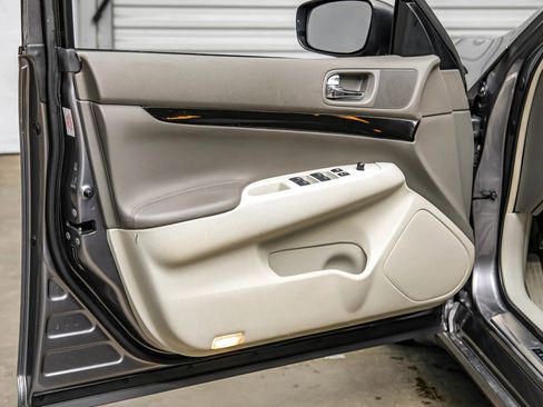 Used 2015 INFINITI Q40 image 54