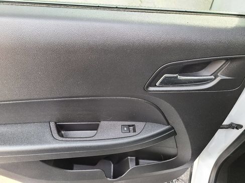 Used 2016 Chevrolet Equinox LTZ w/ Enhanced Convenience Package image 25