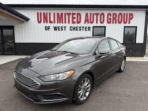 Used 2017 Ford Fusion SE image 1