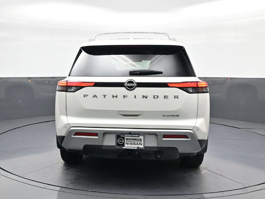Used 2024 Nissan Pathfinder Platinum FWD image 8