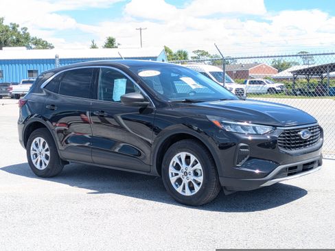 Used 2024 Ford Escape Active w/ Tech Pack #1 AWD/4WD image 2