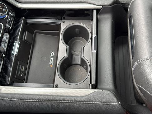 Used 2021 GMC Yukon Denali w/ Denali Premium Package image 22