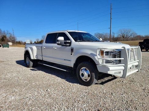 Used 2022 Ford F350 Lariat w/ Lariat Ultimate Package image 6