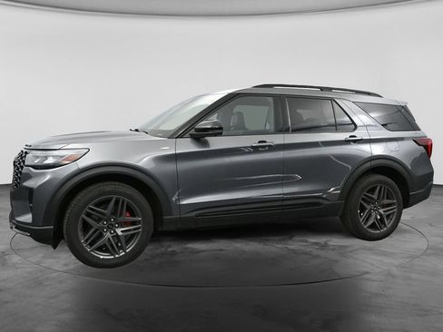 Used 2025 Ford Explorer ST-Line w/ ST-Line Street Pack AWD/4WD image 9