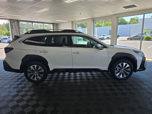 Used 2024 Subaru Outback Touring XT AWD/4WD image 2
