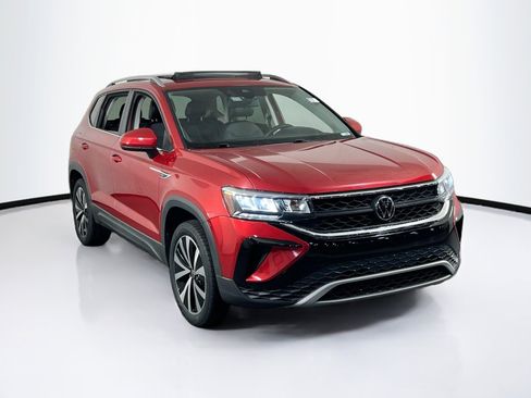 Used 2022 Volkswagen Taos SE AWD/4WD image 3