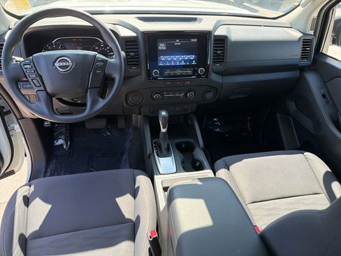 Used 2024 Nissan Frontier S RWD image 12