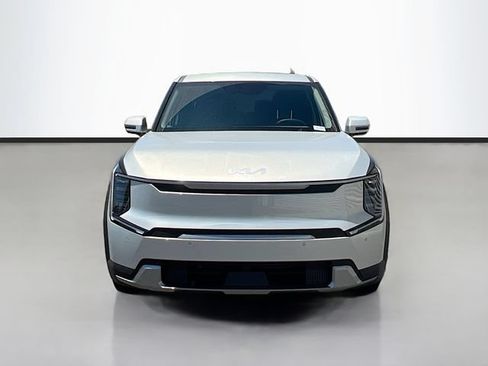 New 2026 Kia EV9 Light RWD image 2