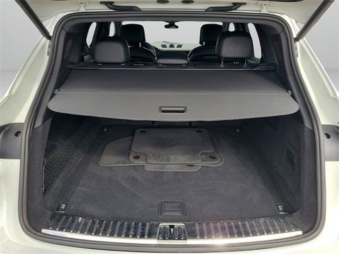 Used 2021 Porsche Cayenne image 32