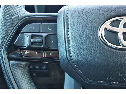 Used 2023 Toyota Sequoia image 19
