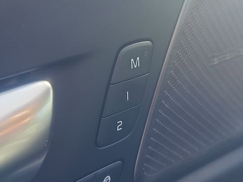 New 2026 Volvo XC60 B5 Ultra w/ Protection Package Premier image 11