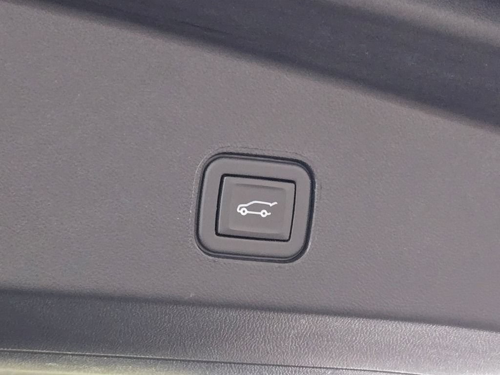 Used 2024 Cadillac Lyriq Sport AWD/4WD image 14