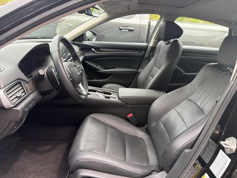 Used 2019 Honda Accord Touring image 18
