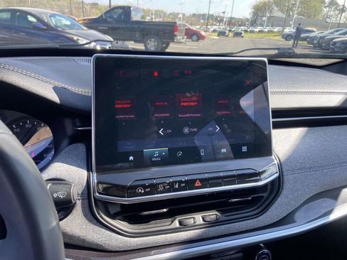 Used 2024 Jeep Compass Latitude image 26