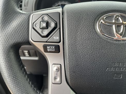 Used 2016 Toyota 4Runner Limited AWD/4WD image 20