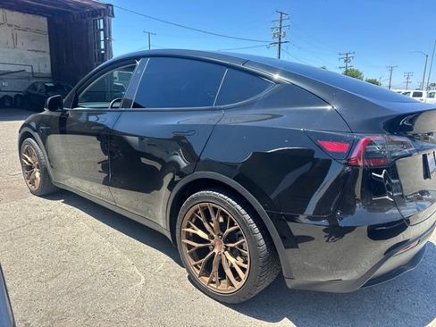 Used 2025 Tesla Model Y Long Range RWD image 8