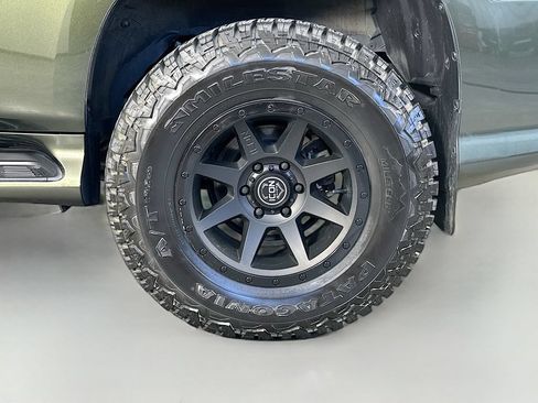 Used 2022 Lexus GX 460 w/ Black Line Special Edition AWD/4WD image 35