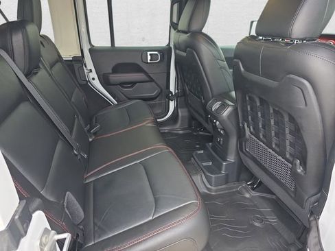 Used 2023 Jeep Wrangler Unlimited Rubicon AWD/4WD image 11