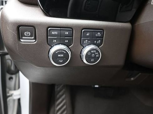 Used 2023 GMC Sierra 1500 SLT w/ X31 Off-Road Package AWD/4WD image 20