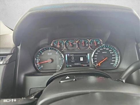 Used 2019 Chevrolet Suburban LT image 14