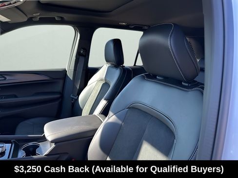 New 2025 Jeep Grand Cherokee Altitude RWD image 28