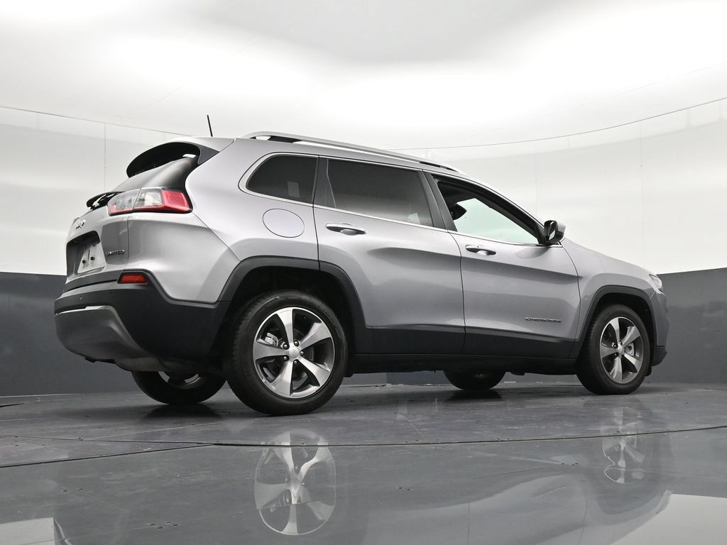 Used 2020 Jeep Cherokee Limited FWD image 30