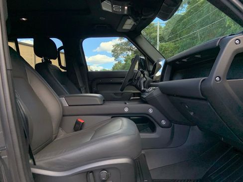 Certified 2024 Land Rover Defender 110 V8 image 18