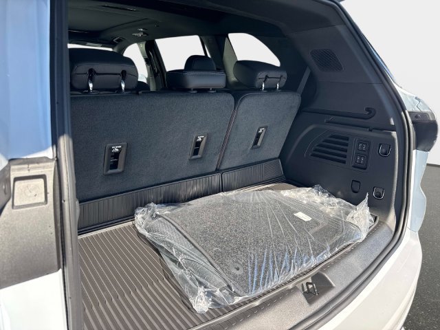 New 2027 Buick Enclave Avenir FWD image 11