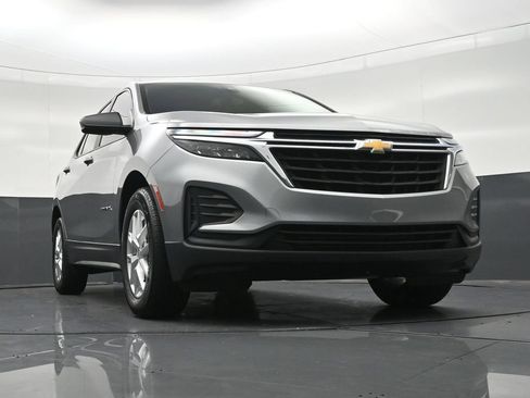 Used 2023 Chevrolet Equinox LS FWD image 30
