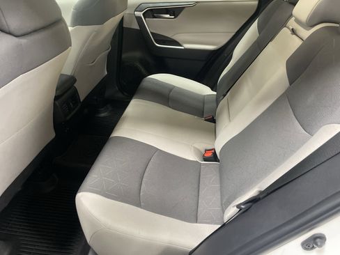 Used 2025 Toyota RAV4 XLE image 32