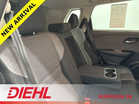 Used 2022 Nissan Rogue SV image 10