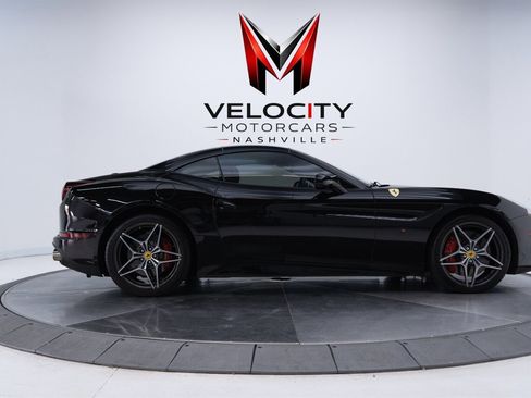 Used 2017 Ferrari California T RWD image 5