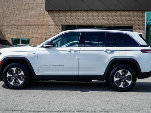 Used 2024 Jeep Grand Cherokee Limited 4xe AWD/4WD image 9