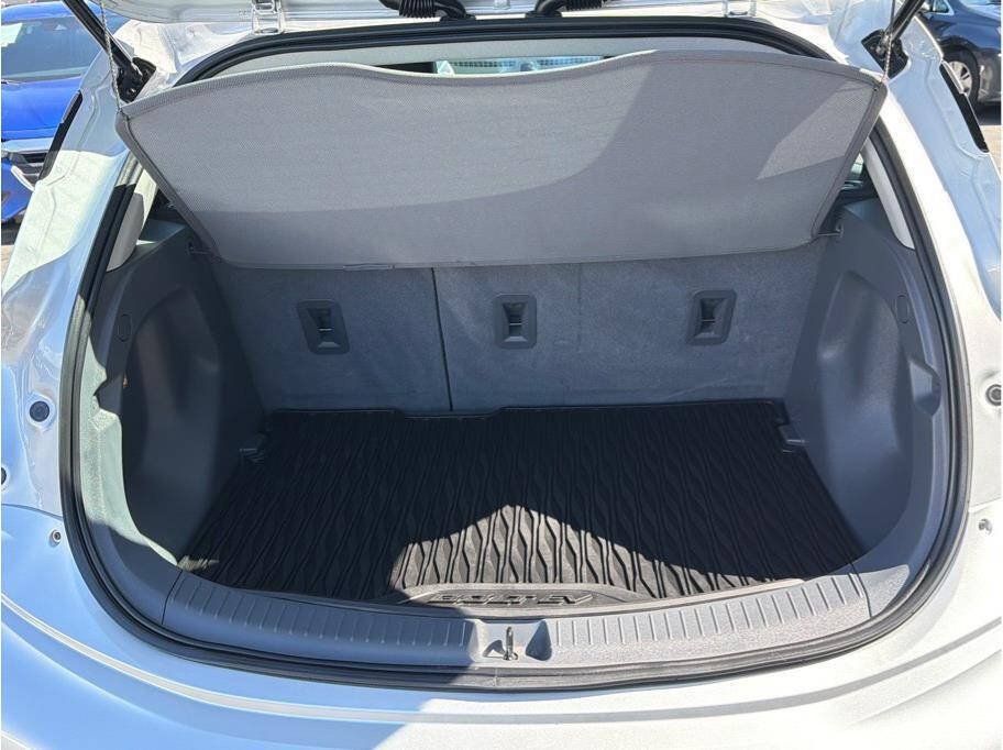 Used 2020 Chevrolet Bolt Premier w/ Infotainment Package FWD image 21