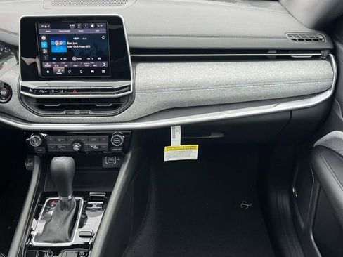 New 2026 Jeep Compass Latitude w/ Driver Assistance Group image 18