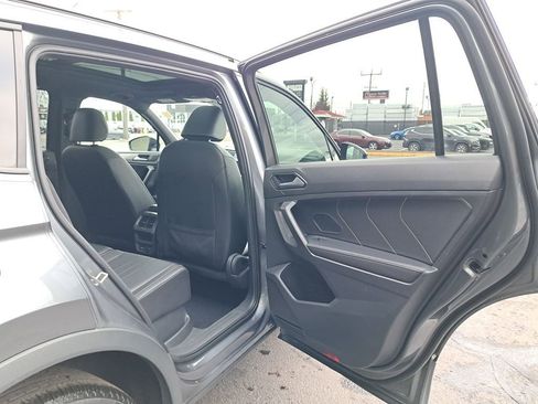 Used 2022 Volkswagen Tiguan SE R-Line image 14