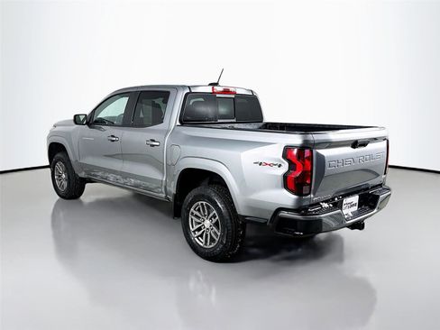Used 2023 Chevrolet Colorado LT w/ LT Convenience Package II image 7