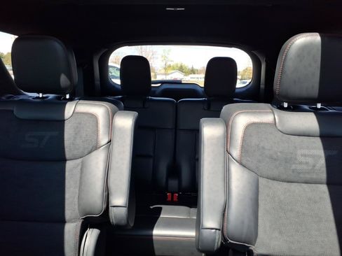 Used 2025 Ford Explorer ST AWD/4WD image 14