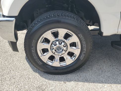 Used 2017 Ford F350 Lariat w/ Lariat Ultimate Package image 5