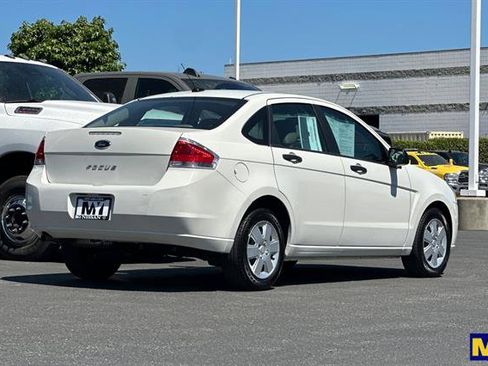 Used 2011 Ford Focus S FWD image 4