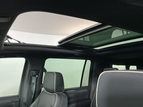 Used 2023 GMC Yukon XL SLT w/ Max Trailering Package AWD/4WD image 18