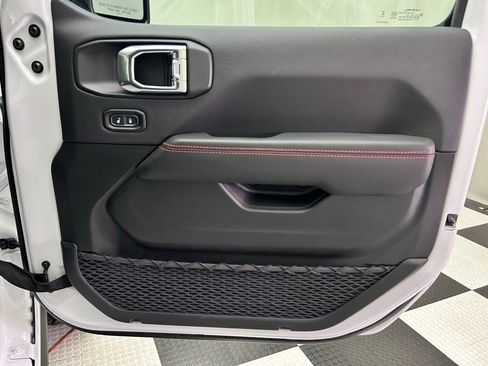 New 2025 Jeep Gladiator Rubicon image 17