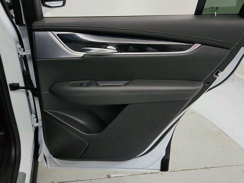 Certified 2025 Cadillac XT6 Premium Luxury w/ Technology Package AWD/4WD image 28