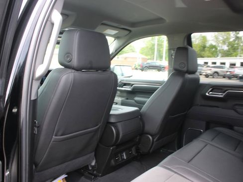 Used 2025 GMC Sierra 1500 SLT AWD/4WD image 23