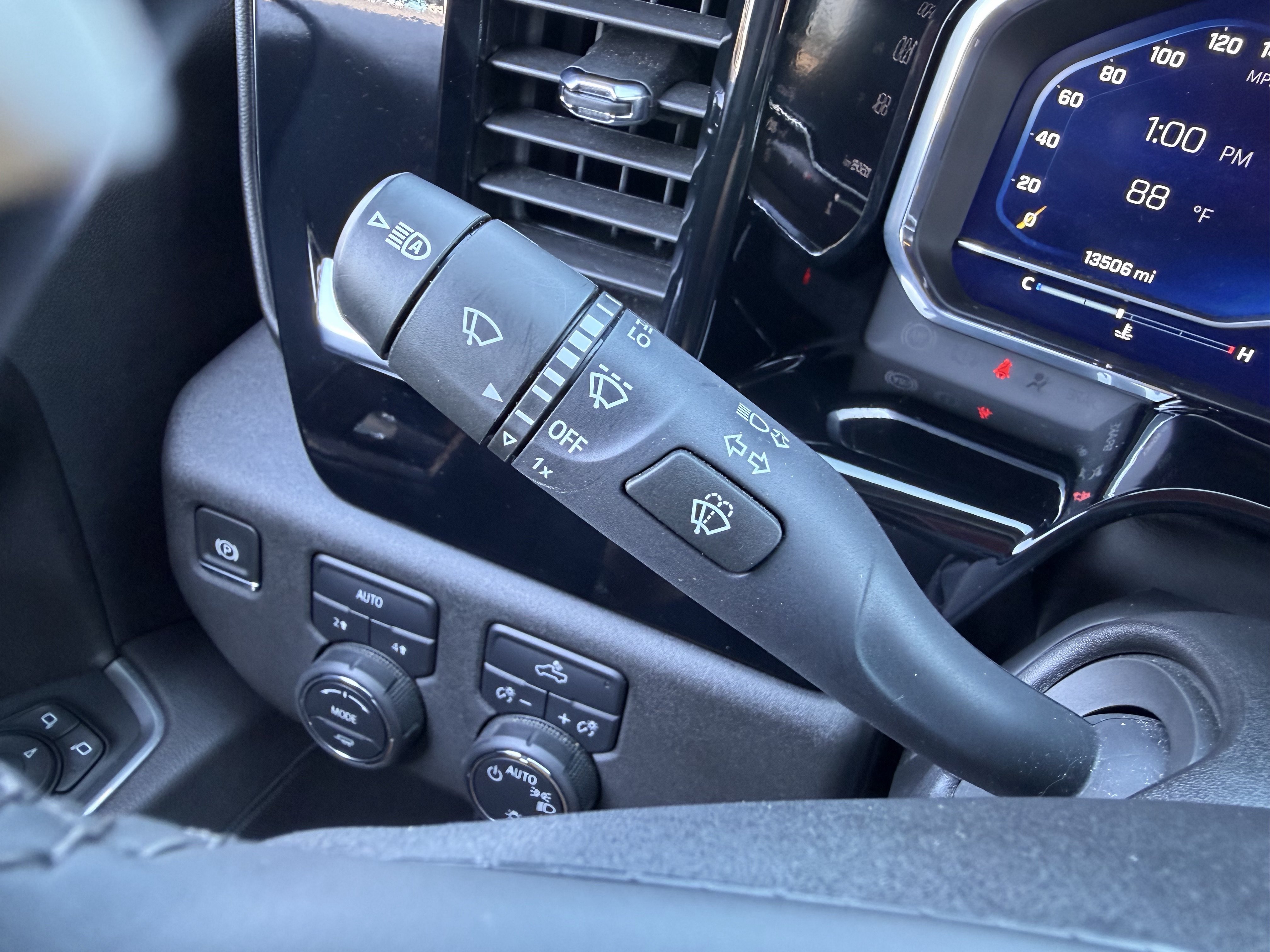 Used 2025 Chevrolet Silverado 1500 LT AWD/4WD image 17